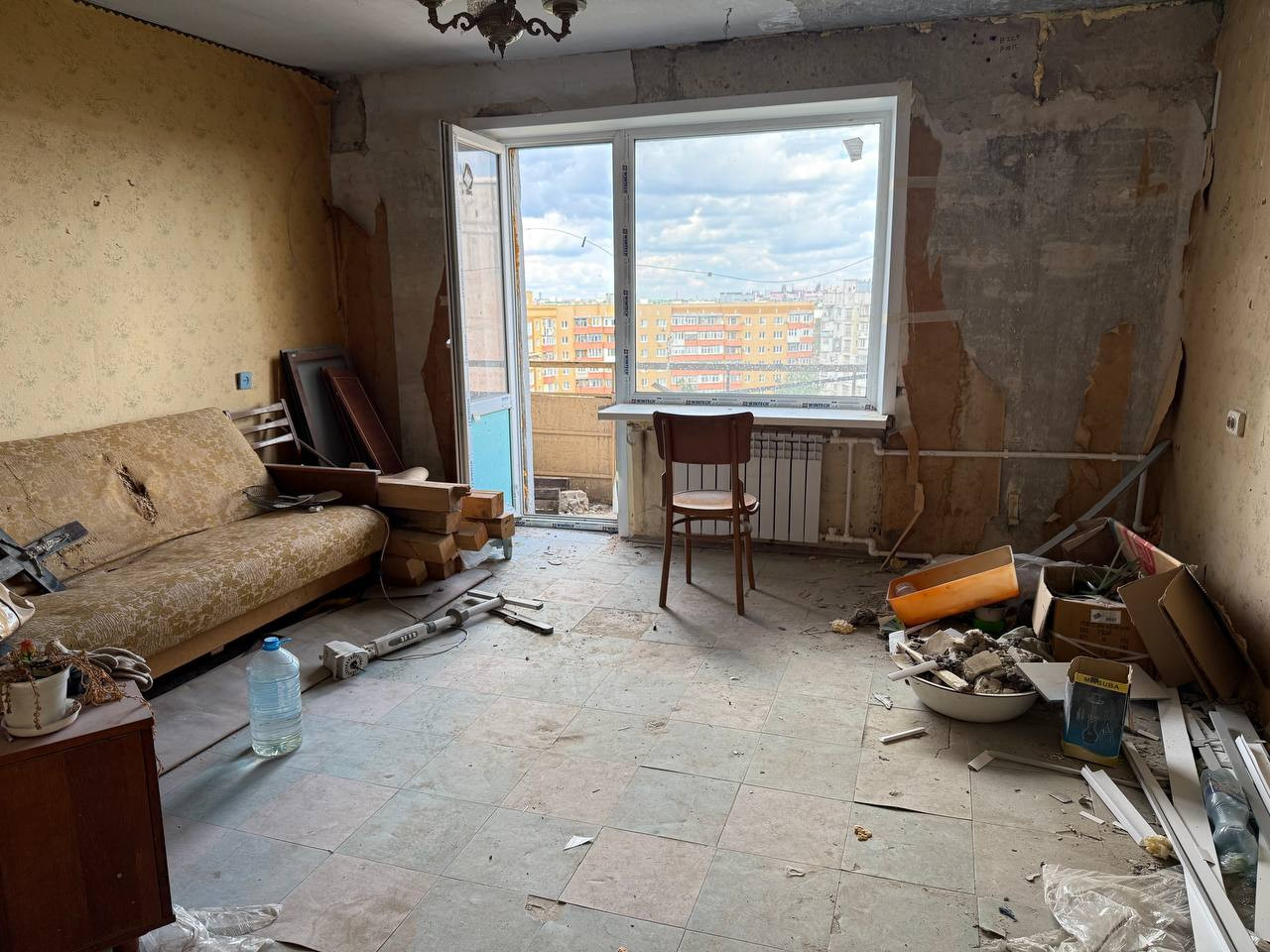 3-комн. квартира, 64 м², Респ. Донецкая Народная, г. Мариуполь, р-н Центральный, пр-кт Металлургов
