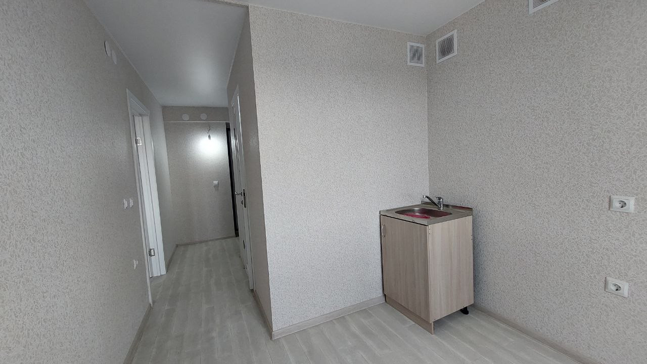 Продам 1 к квартиру 17 ЖМР