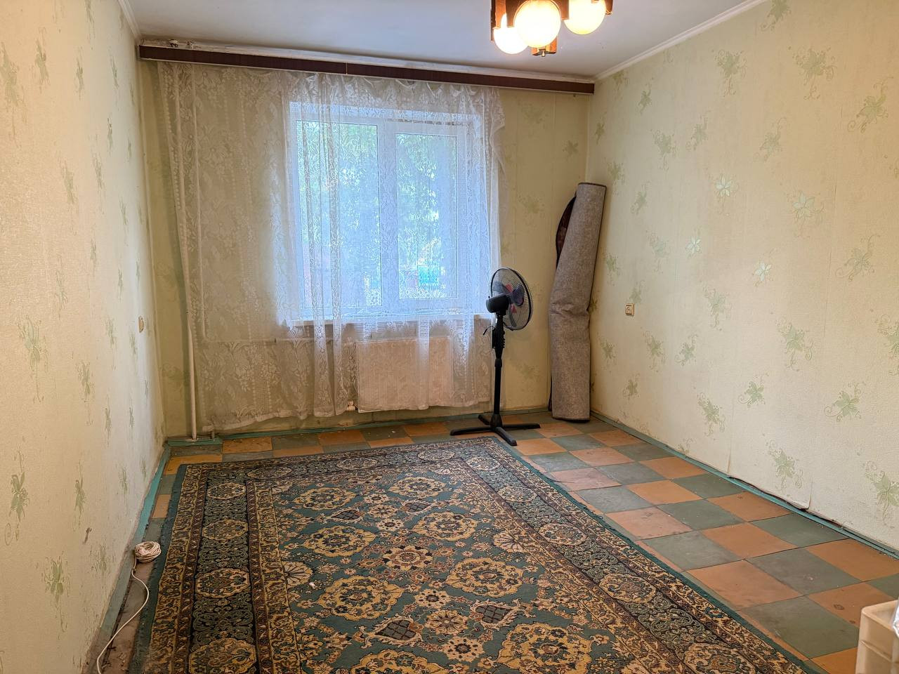 Продам 2х комн кв 1/9 в центре