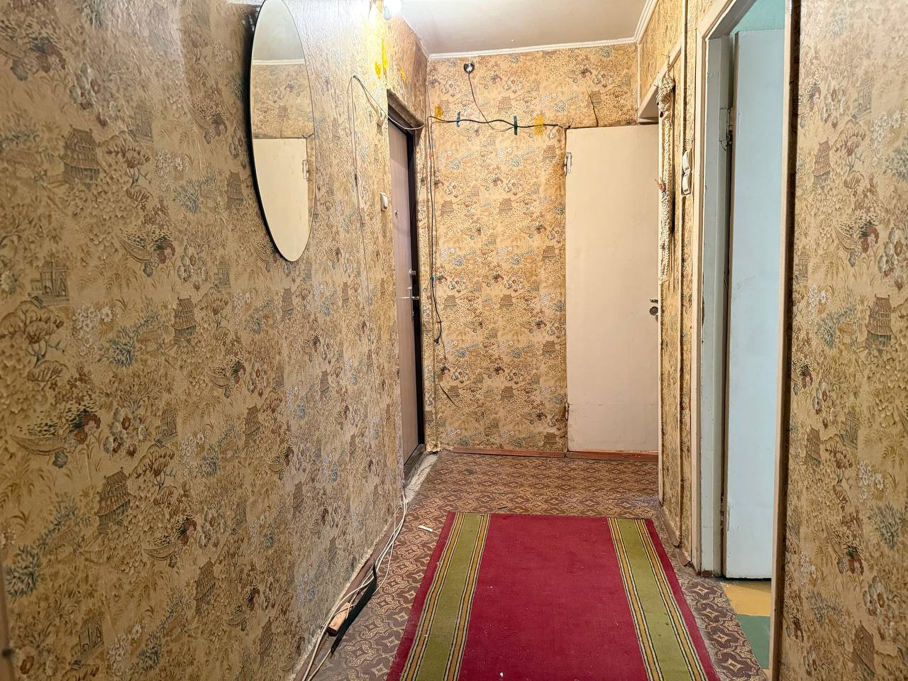 Продам 2х комн кв 1/9 в центре