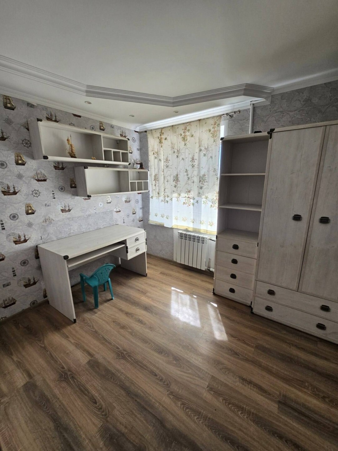 В продаже четырехкомнатная кварти