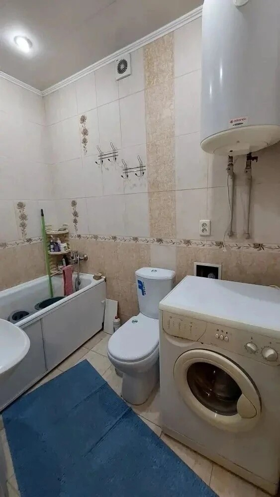 3-комн. квартира, 57 м², Респ. Донецкая Народная, г. Мариуполь, р-н Ильичевский, пр-кт Металлургов