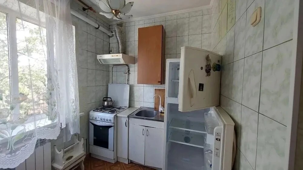 3-комн. квартира, 57 м², Респ. Донецкая Народная, г. Мариуполь, р-н Ильичевский, пр-кт Металлургов